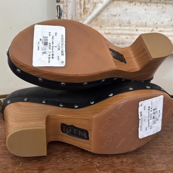 Arielle Wood Sole d'Orsay Pump - Picture 5 of 5